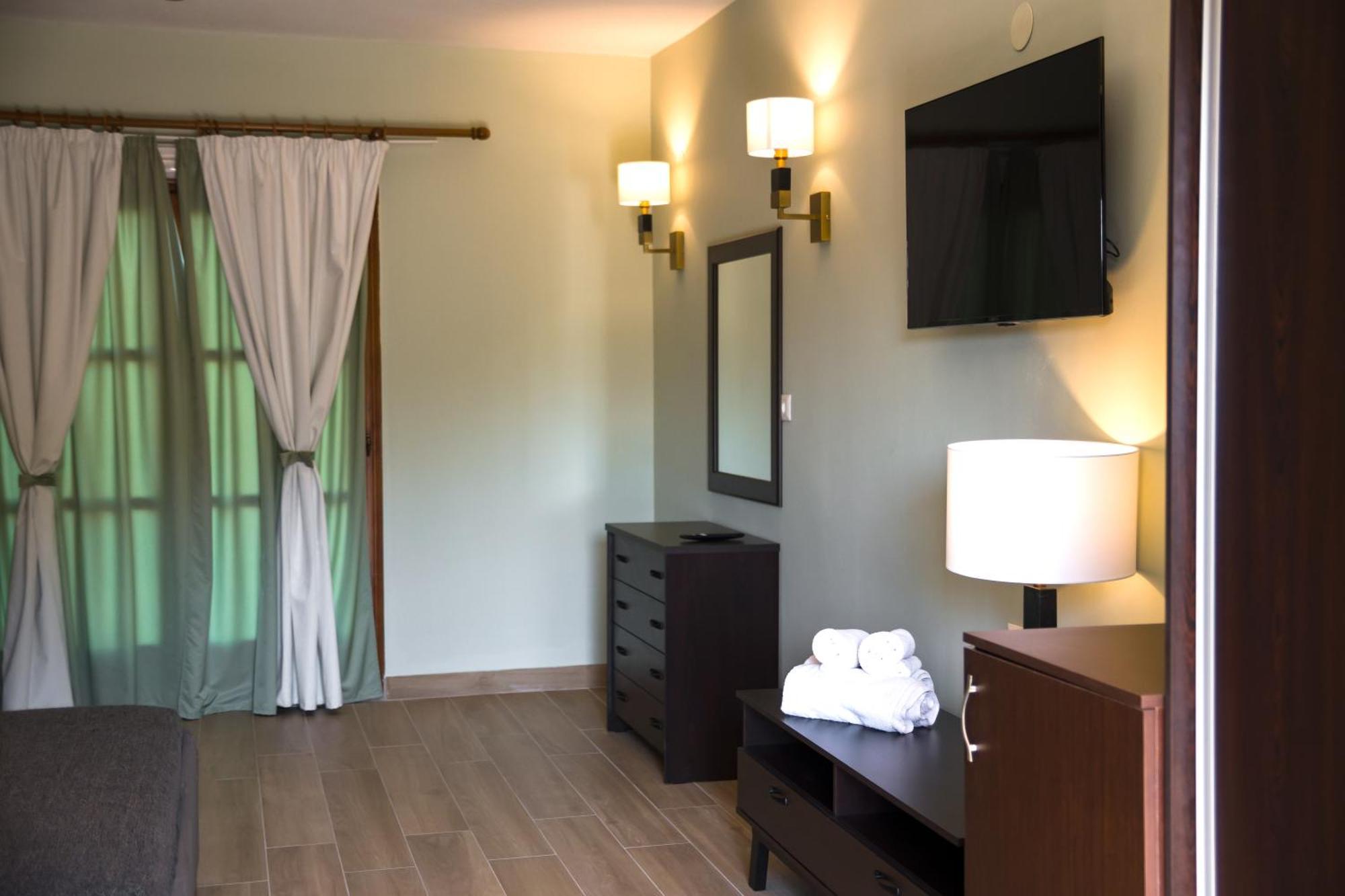 Hotel Prasino Horio Arnaía Esterno foto