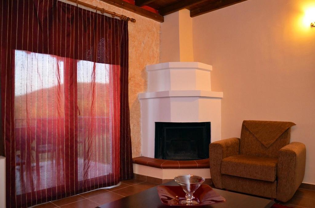Hotel Prasino Horio Arnaía Camera foto